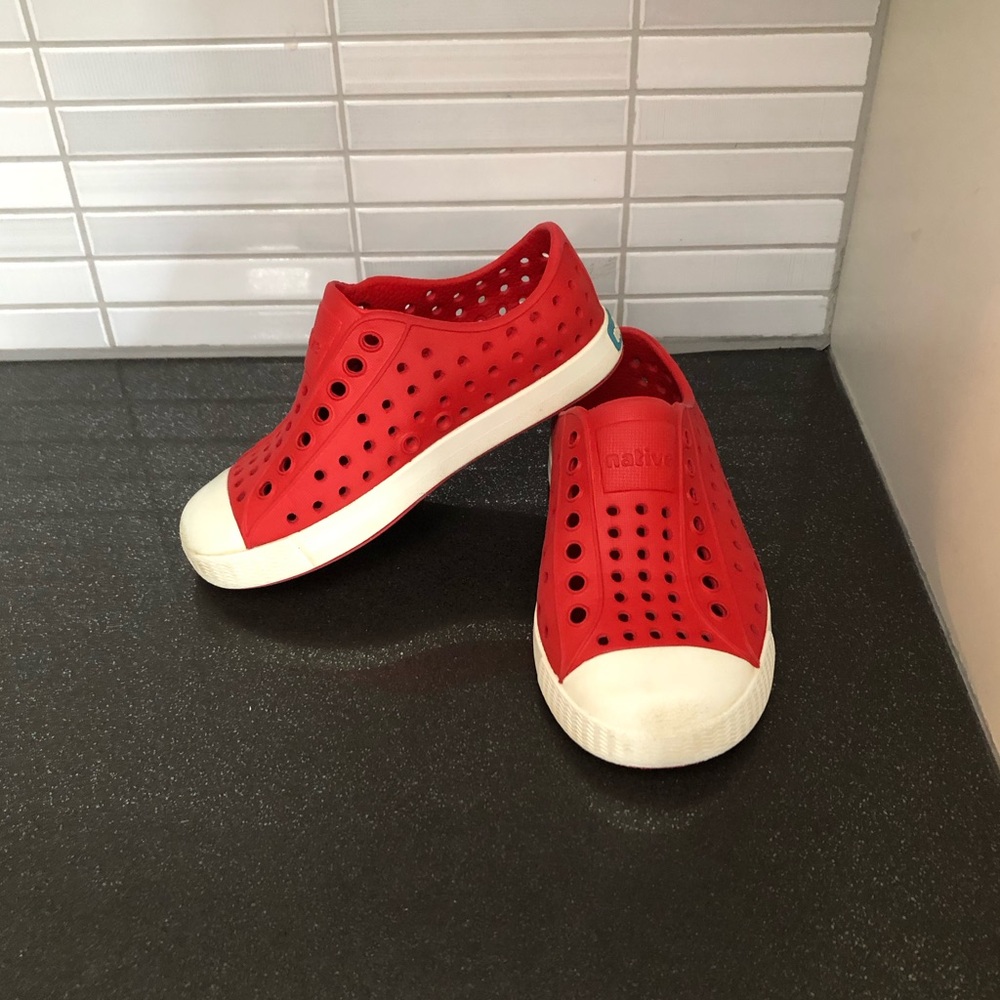 Unisex Red Native Jefferson child shoes